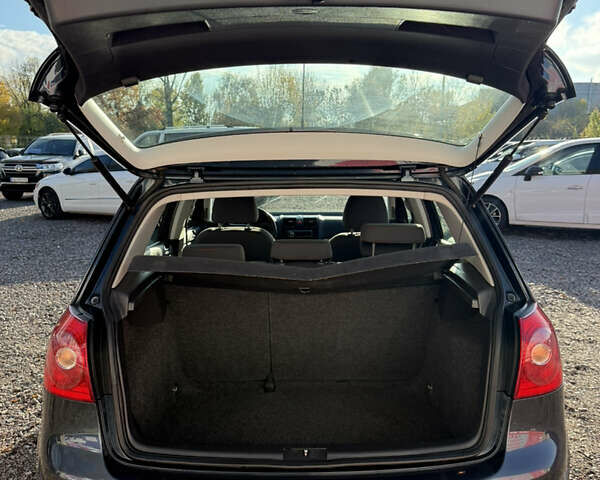 Синий Фольксваген Гольф, объемом двигателя 1.6 л и пробегом 233 тыс. км за 4900 $, фото 12 на Automoto.ua