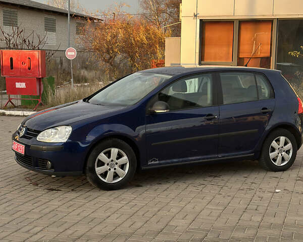 Синий Фольксваген Гольф, объемом двигателя 1.6 л и пробегом 206 тыс. км за 5950 $, фото 98 на Automoto.ua