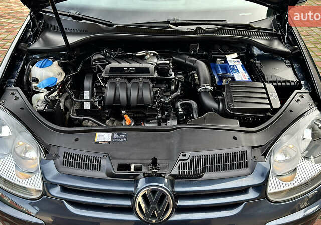 Синий Фольксваген Гольф, объемом двигателя 1.6 л и пробегом 154 тыс. км за 6346 $, фото 86 на Automoto.ua