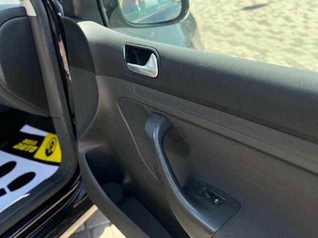 Синий Фольксваген Гольф, объемом двигателя 1.6 л и пробегом 188 тыс. км за 5500 $, фото 21 на Automoto.ua