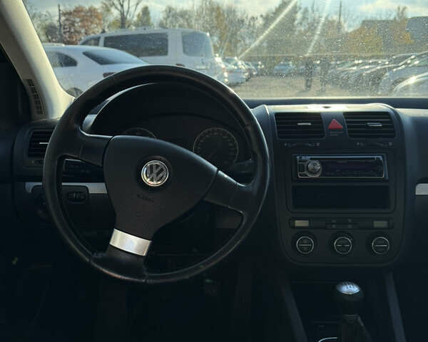 Синий Фольксваген Гольф, объемом двигателя 1.6 л и пробегом 233 тыс. км за 4900 $, фото 8 на Automoto.ua