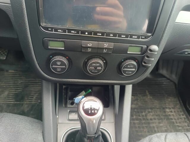 Синий Фольксваген Гольф, объемом двигателя 2 л и пробегом 337 тыс. км за 4500 $, фото 10 на Automoto.ua