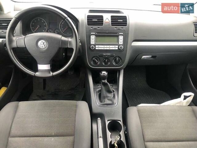 Синий Фольксваген Гольф, объемом двигателя 1.6 л и пробегом 248 тыс. км за 5850 $, фото 9 на Automoto.ua