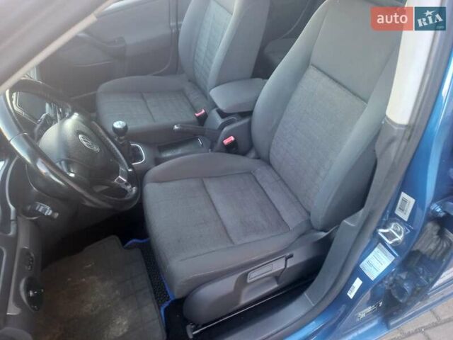 Синий Фольксваген Гольф, объемом двигателя 1.6 л и пробегом 250 тыс. км за 5700 $, фото 21 на Automoto.ua