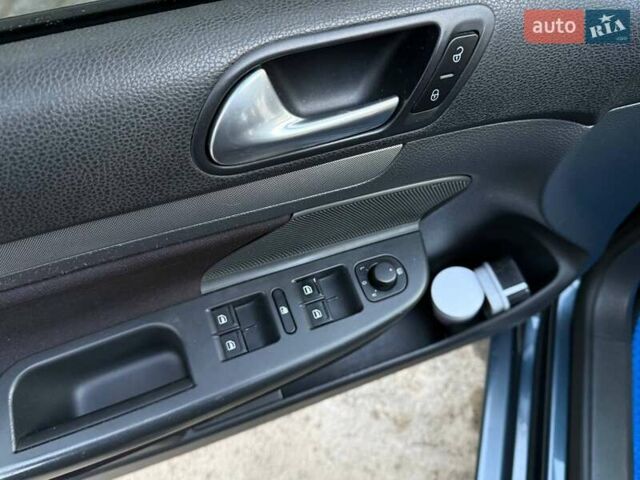 Синий Фольксваген Гольф, объемом двигателя 1.9 л и пробегом 238 тыс. км за 5800 $, фото 12 на Automoto.ua