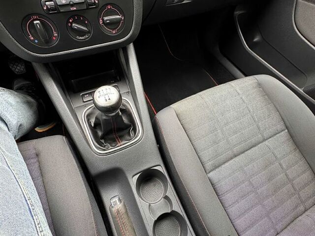 Синій Фольксваген Гольф, об'ємом двигуна 1.4 л та пробігом 237 тис. км за 6100 $, фото 10 на Automoto.ua