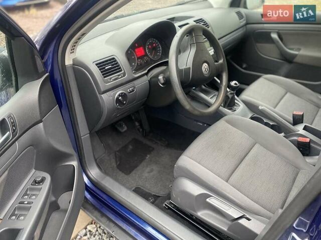 Синій Фольксваген Гольф, об'ємом двигуна 1.9 л та пробігом 292 тис. км за 3300 $, фото 4 на Automoto.ua