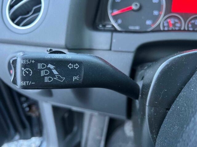 Синий Фольксваген Гольф, объемом двигателя 1.4 л и пробегом 170 тыс. км за 5290 $, фото 23 на Automoto.ua