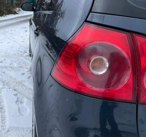 Синий Фольксваген Гольф, объемом двигателя 1.6 л и пробегом 272 тыс. км за 5400 $, фото 3 на Automoto.ua