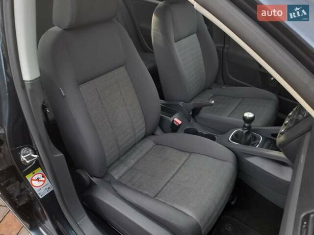 Синій Фольксваген Гольф, об'ємом двигуна 1.6 л та пробігом 231 тис. км за 5599 $, фото 35 на Automoto.ua