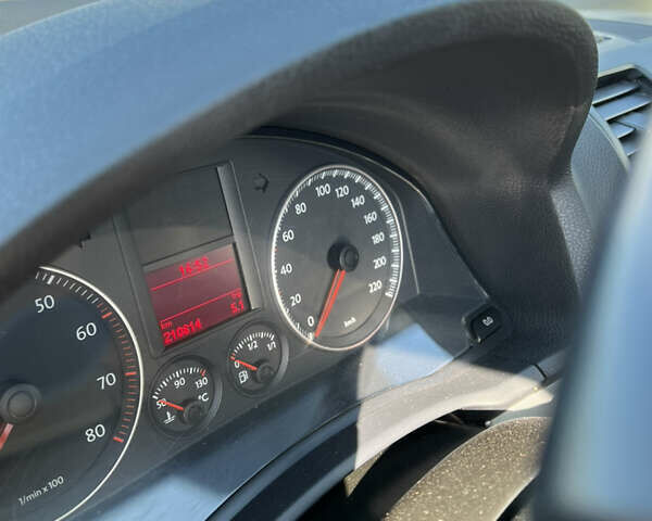 Синий Фольксваген Гольф, объемом двигателя 1.39 л и пробегом 210 тыс. км за 5000 $, фото 7 на Automoto.ua