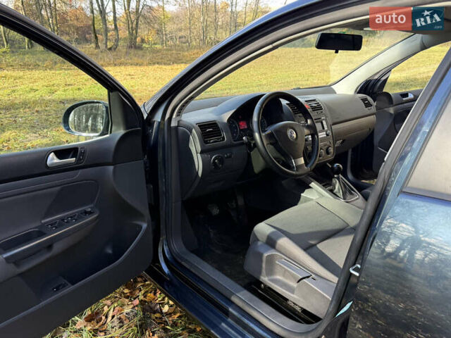 Синій Фольксваген Гольф, об'ємом двигуна 1.4 л та пробігом 192 тис. км за 6600 $, фото 14 на Automoto.ua