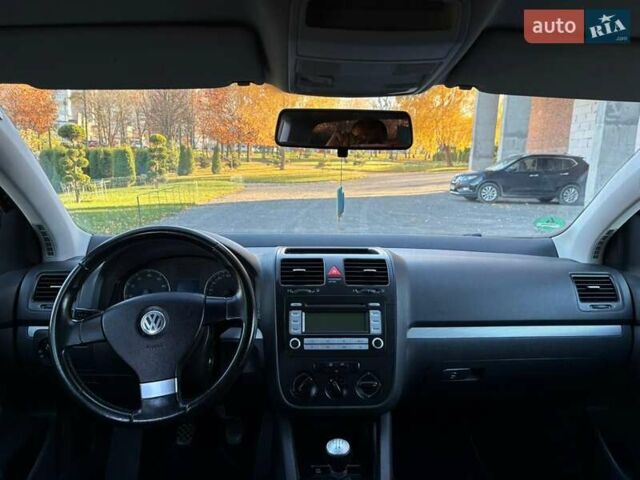 Синий Фольксваген Гольф, объемом двигателя 1.6 л и пробегом 221 тыс. км за 5800 $, фото 24 на Automoto.ua