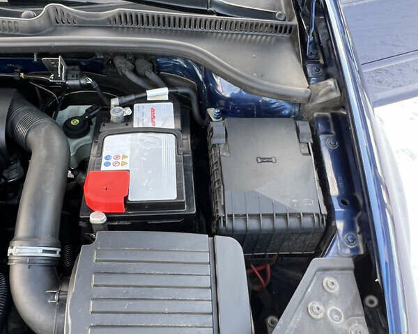 Синий Фольксваген Гольф, объемом двигателя 1.6 л и пробегом 235 тыс. км за 5999 $, фото 56 на Automoto.ua