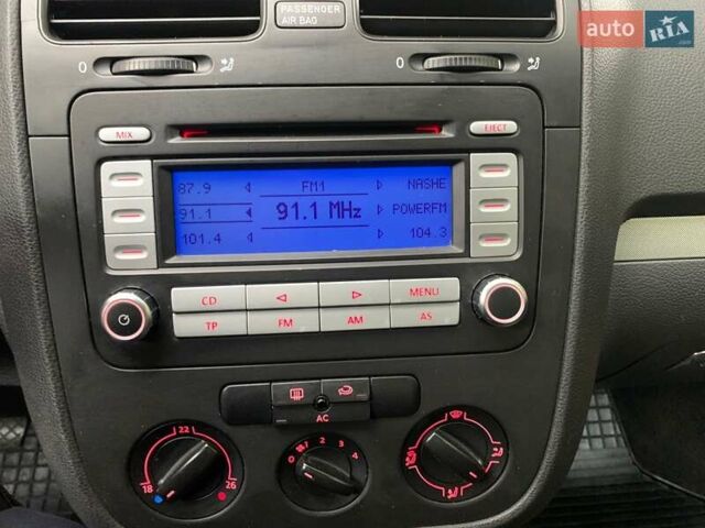 Синий Фольксваген Гольф, объемом двигателя 1.4 л и пробегом 207 тыс. км за 5500 $, фото 13 на Automoto.ua