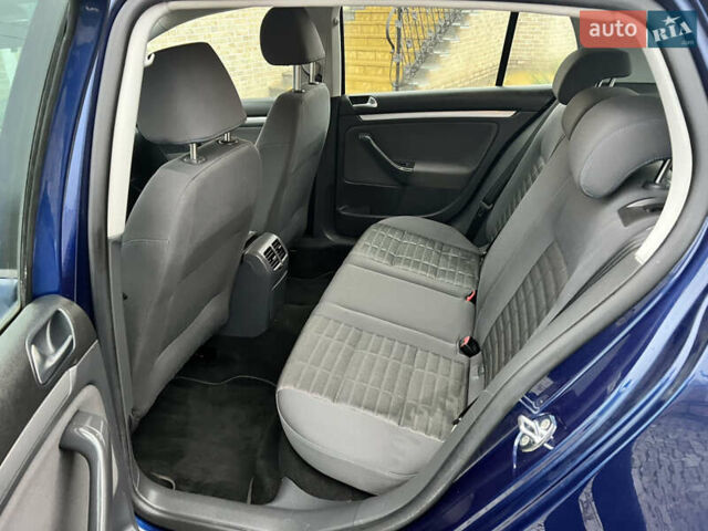 Синий Фольксваген Гольф, объемом двигателя 1.6 л и пробегом 161 тыс. км за 5800 $, фото 27 на Automoto.ua
