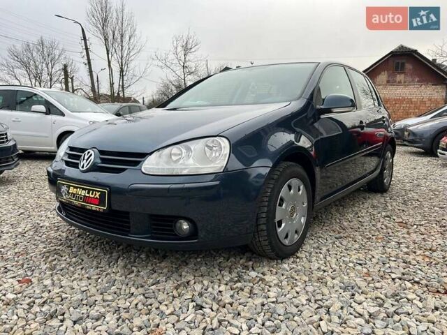 Синий Фольксваген Гольф, объемом двигателя 1.4 л и пробегом 250 тыс. км за 5999 $, фото 2 на Automoto.ua