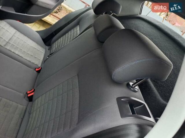 Синий Фольксваген Гольф, объемом двигателя 1.4 л и пробегом 204 тыс. км за 5850 $, фото 29 на Automoto.ua