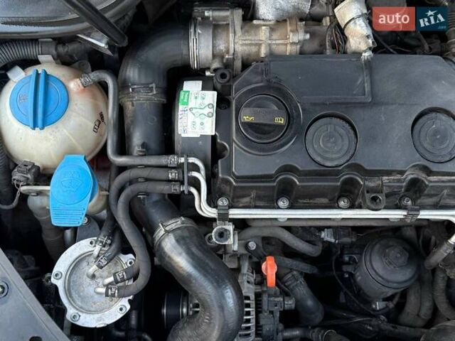 Синий Фольксваген Гольф, объемом двигателя 1.9 л и пробегом 238 тыс. км за 5800 $, фото 21 на Automoto.ua