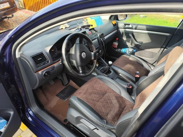 Синий Фольксваген Гольф, объемом двигателя 1.6 л и пробегом 209 тыс. км за 5700 $, фото 8 на Automoto.ua