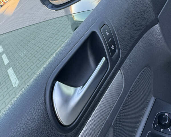 Синій Фольксваген Гольф, об'ємом двигуна 1.4 л та пробігом 185 тис. км за 4799 $, фото 64 на Automoto.ua