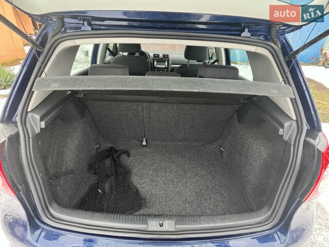 Синий Фольксваген Гольф, объемом двигателя 1.6 л и пробегом 162 тыс. км за 5800 $, фото 4 на Automoto.ua