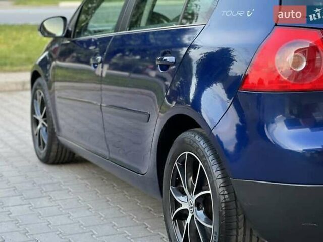 Синій Фольксваген Гольф, об'ємом двигуна 1.39 л та пробігом 233 тис. км за 7900 $, фото 5 на Automoto.ua