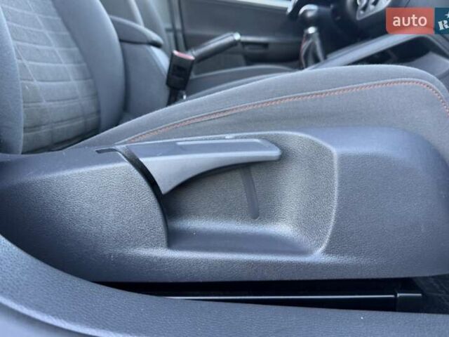 Синий Фольксваген Гольф, объемом двигателя 1.4 л и пробегом 185 тыс. км за 5650 $, фото 47 на Automoto.ua