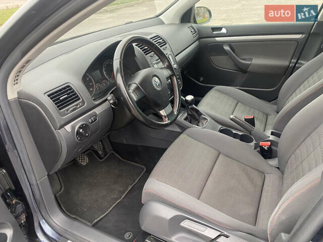 Синий Фольксваген Гольф, объемом двигателя 1.6 л и пробегом 230 тыс. км за 5950 $, фото 17 на Automoto.ua