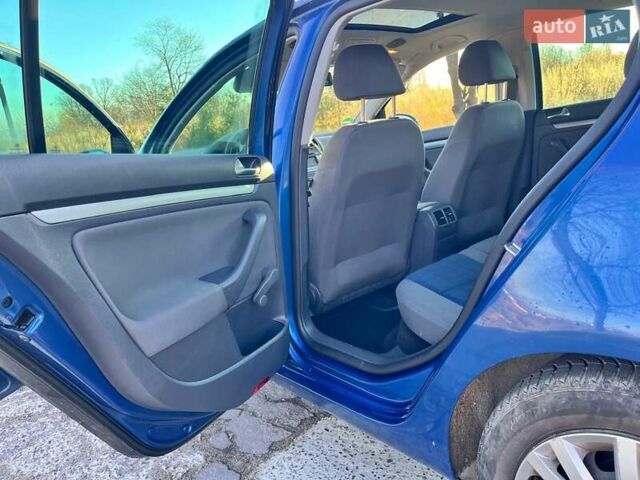 Синий Фольксваген Гольф, объемом двигателя 1.39 л и пробегом 186 тыс. км за 5700 $, фото 12 на Automoto.ua