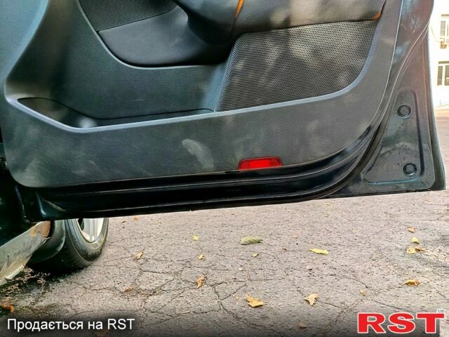 Синій Фольксваген Гольф, об'ємом двигуна 1.4 л та пробігом 380 тис. км за 5000 $, фото 6 на Automoto.ua