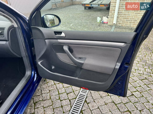 Синій Фольксваген Гольф, об'ємом двигуна 1.6 л та пробігом 161 тис. км за 5300 $, фото 12 на Automoto.ua