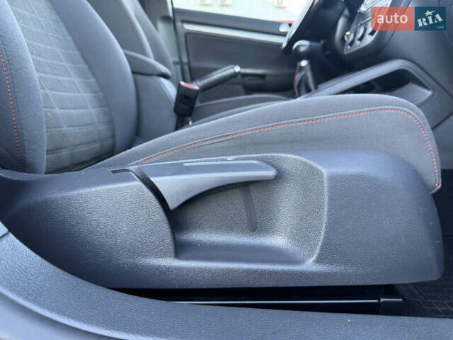 Синій Фольксваген Гольф, об'ємом двигуна 1.4 л та пробігом 185 тис. км за 4799 $, фото 57 на Automoto.ua