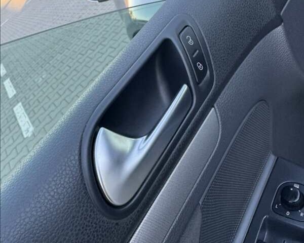 Синий Фольксваген Гольф, объемом двигателя 1.4 л и пробегом 185 тыс. км за 5650 $, фото 51 на Automoto.ua