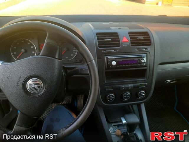 Синий Фольксваген Гольф, объемом двигателя 1.6 л и пробегом 159 тыс. км за 4900 $, фото 9 на Automoto.ua