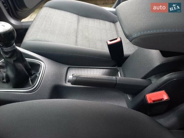 Синий Фольксваген Гольф, объемом двигателя 1.4 л и пробегом 204 тыс. км за 5799 $, фото 23 на Automoto.ua