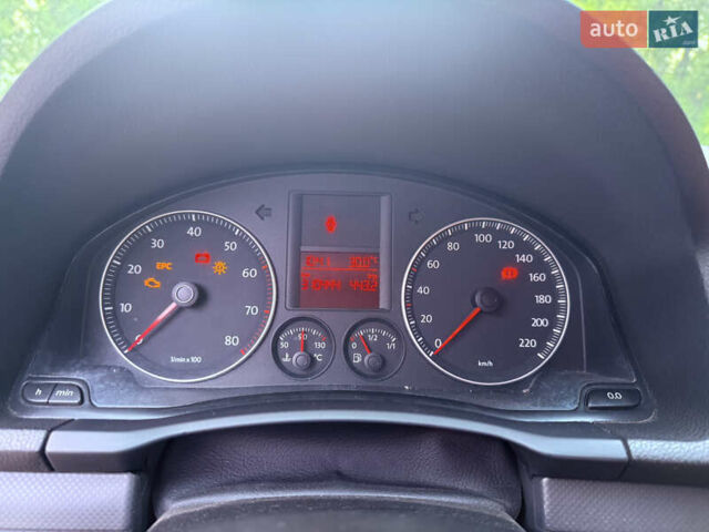 Синій Фольксваген Гольф, об'ємом двигуна 1.39 л та пробігом 310 тис. км за 5500 $, фото 12 на Automoto.ua