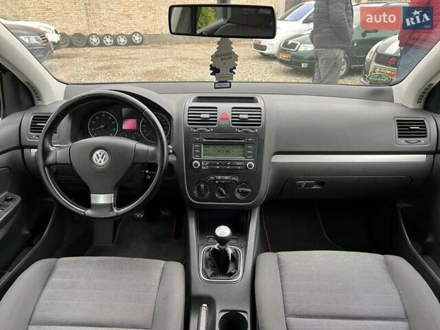 Синий Фольксваген Гольф, объемом двигателя 1.4 л и пробегом 250 тыс. км за 5999 $, фото 18 на Automoto.ua