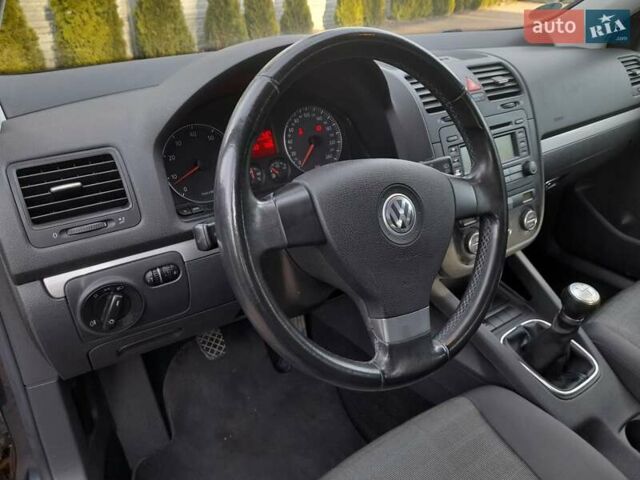 Синій Фольксваген Гольф, об'ємом двигуна 1.6 л та пробігом 231 тис. км за 5599 $, фото 23 на Automoto.ua