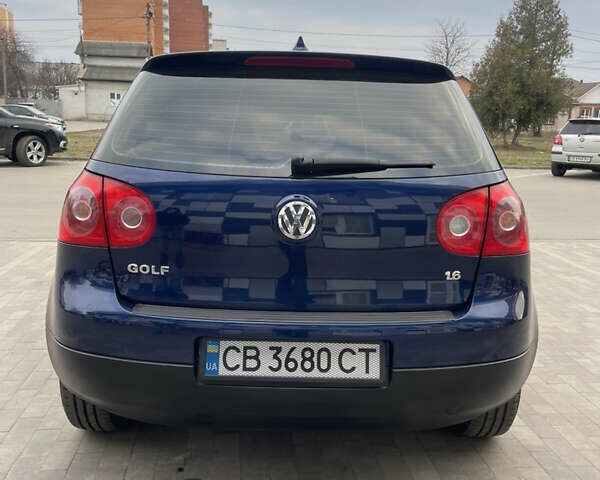 Синий Фольксваген Гольф, объемом двигателя 1.6 л и пробегом 210 тыс. км за 7000 $, фото 5 на Automoto.ua