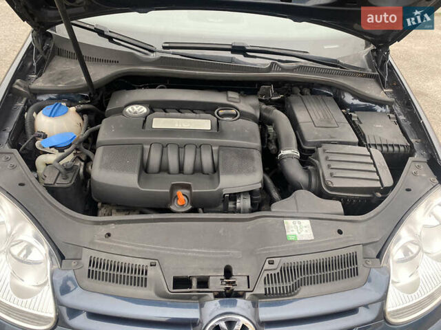Синий Фольксваген Гольф, объемом двигателя 1.6 л и пробегом 230 тыс. км за 5950 $, фото 27 на Automoto.ua