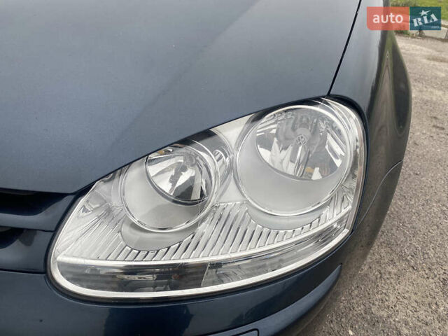 Синий Фольксваген Гольф, объемом двигателя 1.6 л и пробегом 230 тыс. км за 5950 $, фото 2 на Automoto.ua