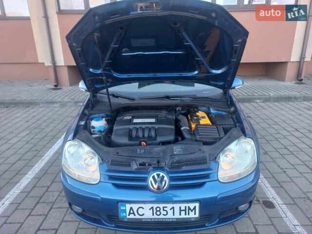 Синий Фольксваген Гольф, объемом двигателя 1.6 л и пробегом 250 тыс. км за 5700 $, фото 41 на Automoto.ua