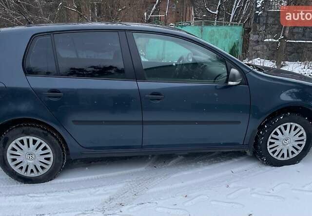 Синий Фольксваген Гольф, объемом двигателя 1.6 л и пробегом 272 тыс. км за 5400 $, фото 5 на Automoto.ua