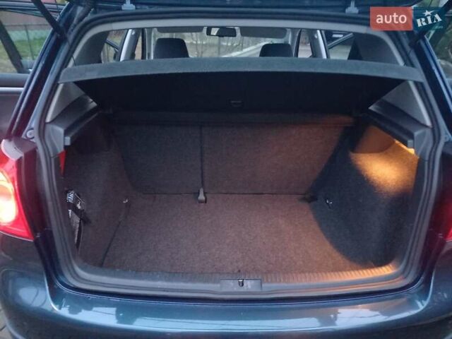 Синий Фольксваген Гольф, объемом двигателя 1.4 л и пробегом 200 тыс. км за 5850 $, фото 24 на Automoto.ua