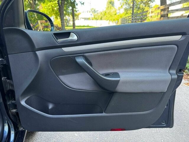 Синий Фольксваген Гольф, объемом двигателя 1.4 л и пробегом 257 тыс. км за 5440 $, фото 23 на Automoto.ua