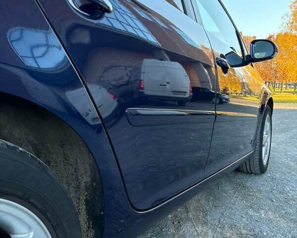 Синий Фольксваген Гольф, объемом двигателя 1.6 л и пробегом 221 тыс. км за 5800 $, фото 11 на Automoto.ua