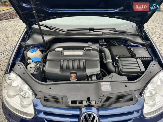 Синий Фольксваген Гольф, объемом двигателя 1.6 л и пробегом 161 тыс. км за 5800 $, фото 52 на Automoto.ua