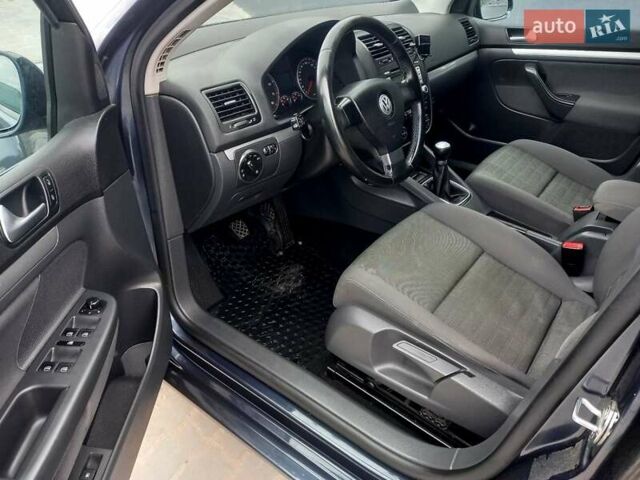 Синій Фольксваген Гольф, об'ємом двигуна 1.6 л та пробігом 206 тис. км за 6300 $, фото 93 на Automoto.ua