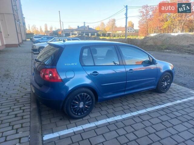 Синий Фольксваген Гольф, объемом двигателя 1.6 л и пробегом 250 тыс. км за 5700 $, фото 2 на Automoto.ua